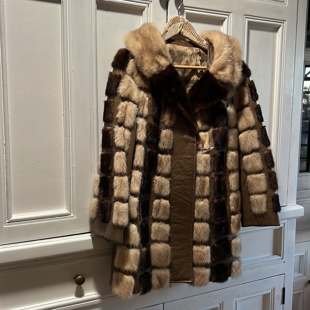 70’s Aesthetic, Vintage It Girl Fur Coat! - Picture 2 of 12